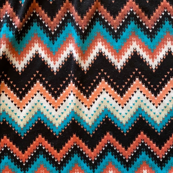 Coral and patterned dress - Picture 3 of 4